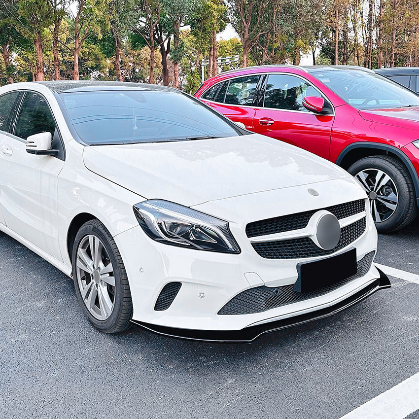 Mercedes A-Class W176 Restyling Stile AMG Nero Lucido Lip Anteriore (2016-2018)