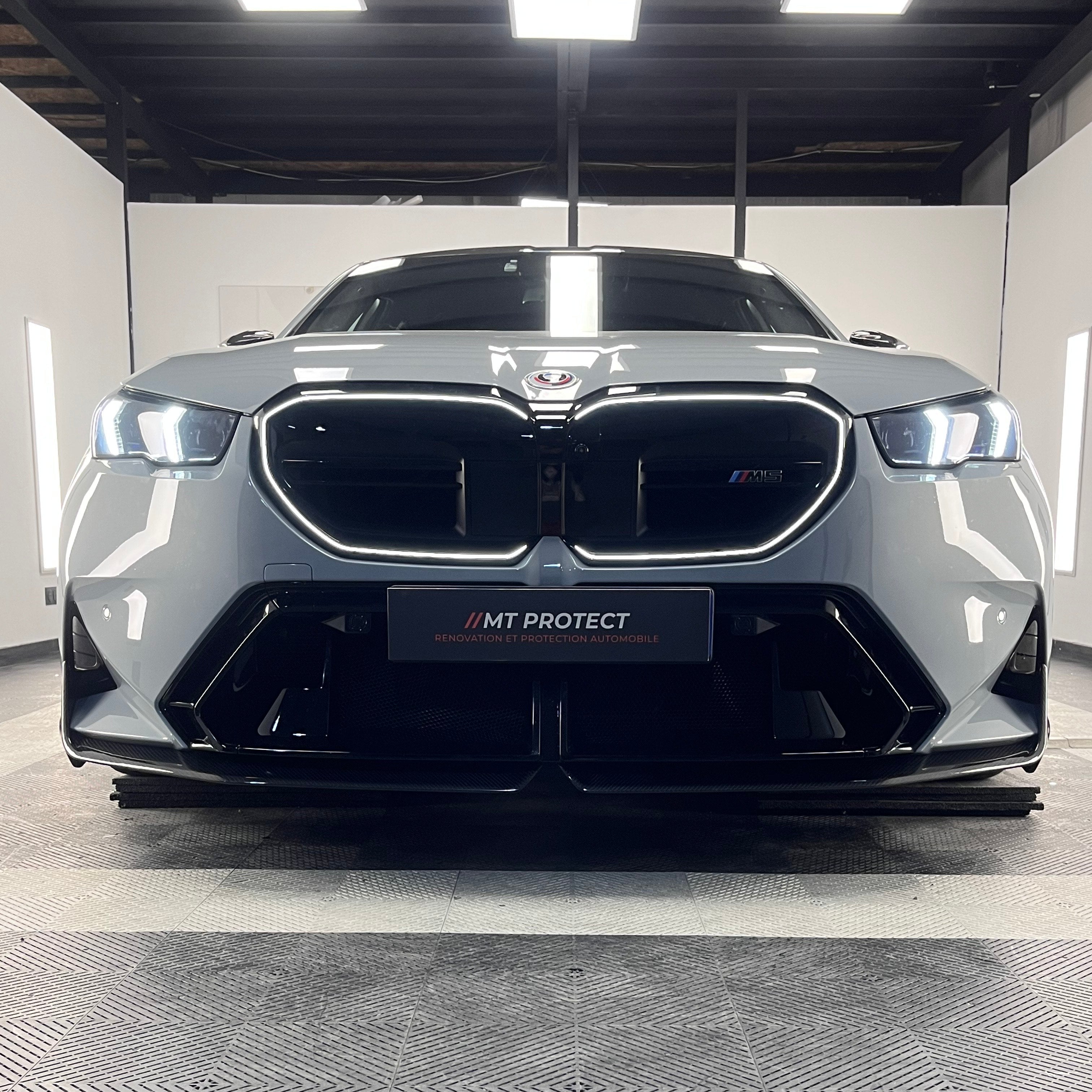 BMW M5 G90 Lip Anteriore in Carbonio Prepreg Stile Mp di OPTIC (2024+)