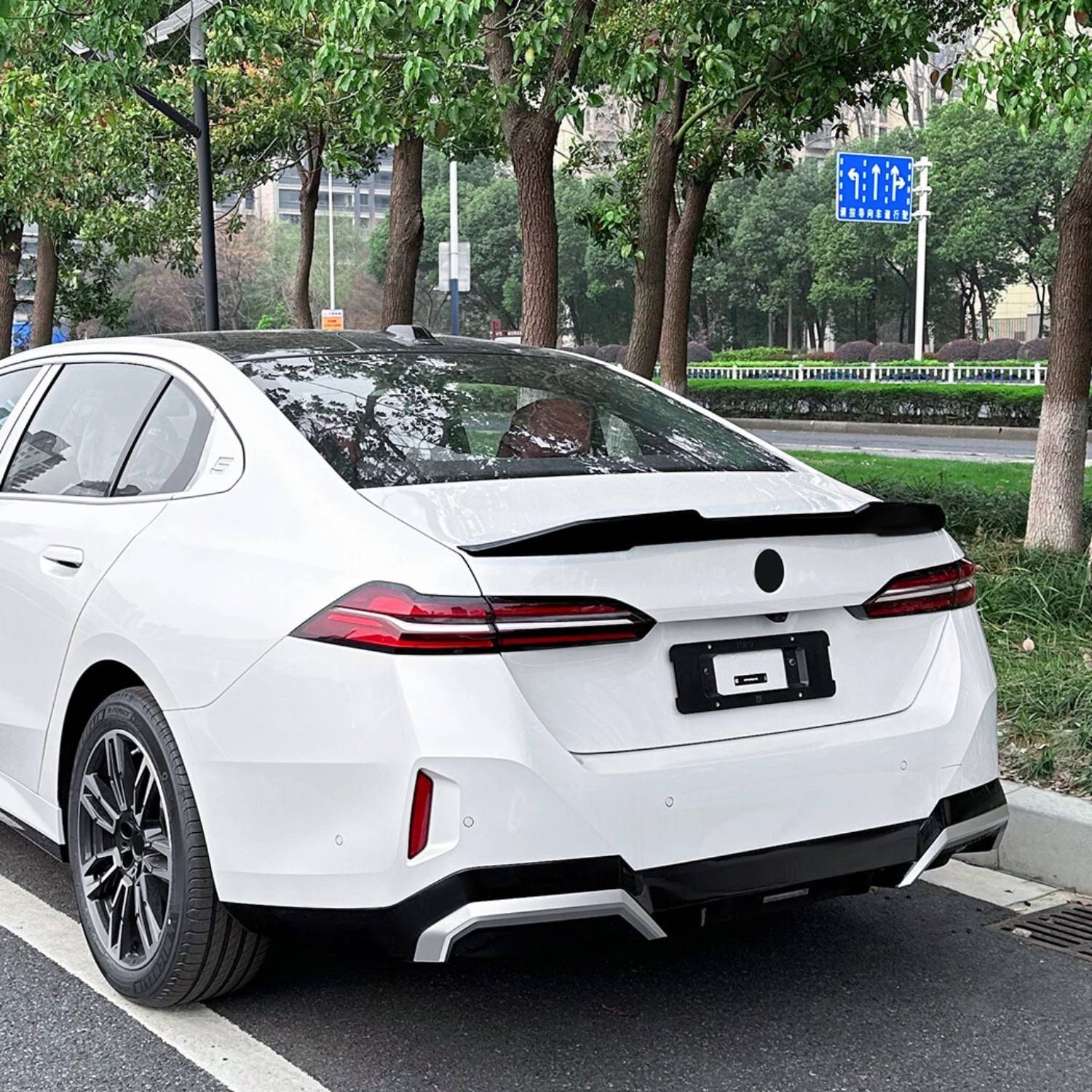 BMW Serie 5 G60 G61 / M5 G90 G99 Nero Lucido Ducktail PSM Stile Spoiler Posteriore (2024+)