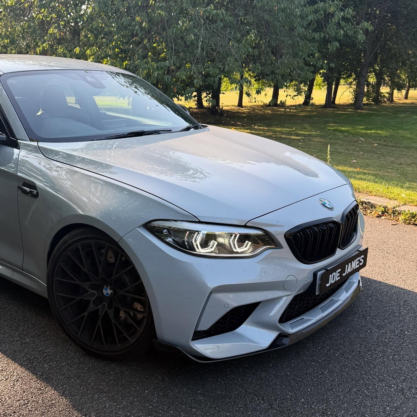 BMW M2 Competition F87 Lip Anteriore Stile Performance in Carbonio Prepreg Nero Lucido di OPTIC (2018-2021)