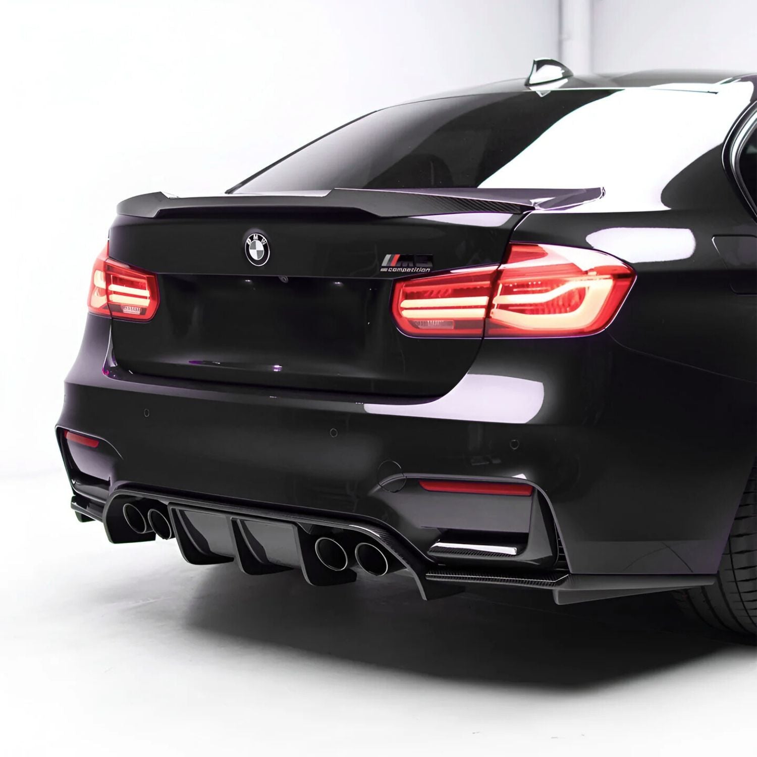 BMW M3 F80 / M4 F82 F83 Pinne Paraurti Posteriori in Carbonio Prepreg da OPTIC (2012-2018)
